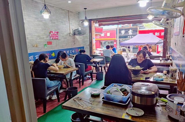 小地鍋+大盤(pán)雞落地成功！日營(yíng)收增千元