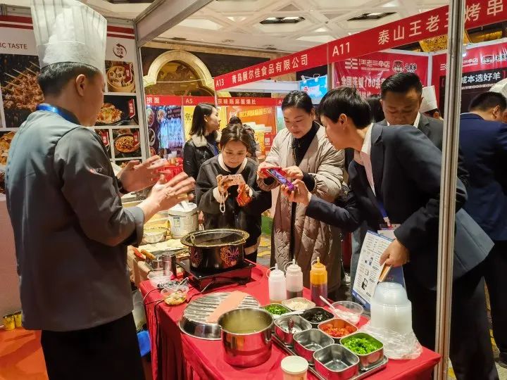 廚仟藝榮獲山東省第七屆團餐產(chǎn)業(yè)大會名優(yōu)小吃展最具人氣獎。(圖6)
