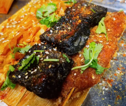 學(xué)炸冷面卷臭豆腐學(xué)費(fèi)多少錢？炸冷面卷臭豆腐培訓(xùn)多少錢(圖1)