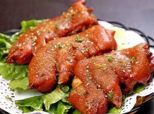 烤豬蹄培訓(xùn)一般多少錢？學(xué)烤豬蹄學(xué)費(fèi)多少錢