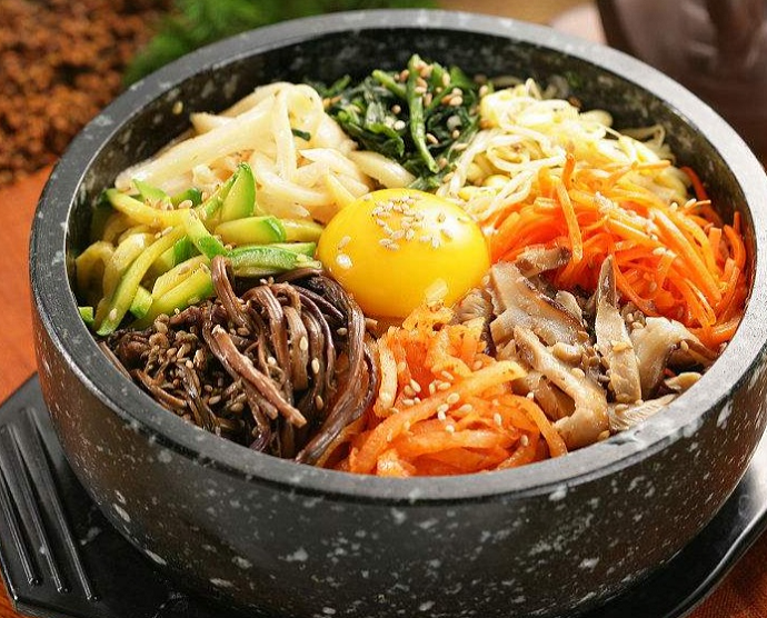 學(xué)石鍋拌飯學(xué)費多少錢？石鍋拌飯培訓(xùn)多少錢？(圖1)