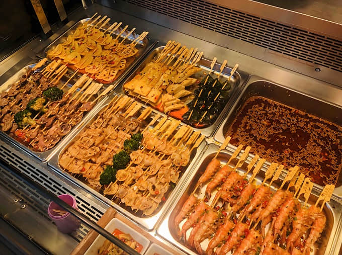 冷熱串串?dāng)[攤怎么樣？小本生意，大把賺錢(qián)！