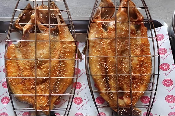 無刺旋轉(zhuǎn)烤魚怎么做？無刺旋轉(zhuǎn)烤魚做法揭秘！