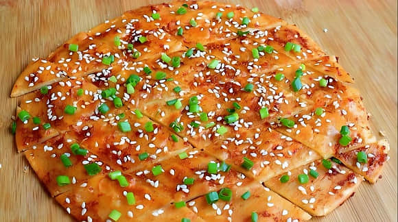 醬香餅發(fā)源地揭秘：這一口酥脆美味的秘密在哪里？(圖1)