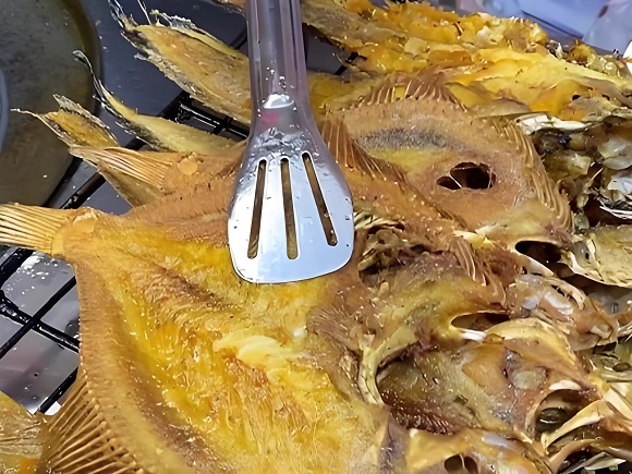 香飄十里！香煎深海魚擺攤，一出道就火爆，創(chuàng)業(yè)賺錢不是夢(mèng)！(圖2)