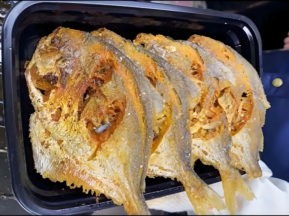 香飄十里！香煎深海魚擺攤，一出道就火爆，創(chuàng)業(yè)賺錢不是夢(mèng)！(圖3)