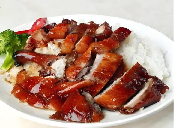 烤鴨飯哪里學(xué)的好？從學(xué)徒到老板，烤鴨飯創(chuàng)業(yè)之路啟程！(圖1)