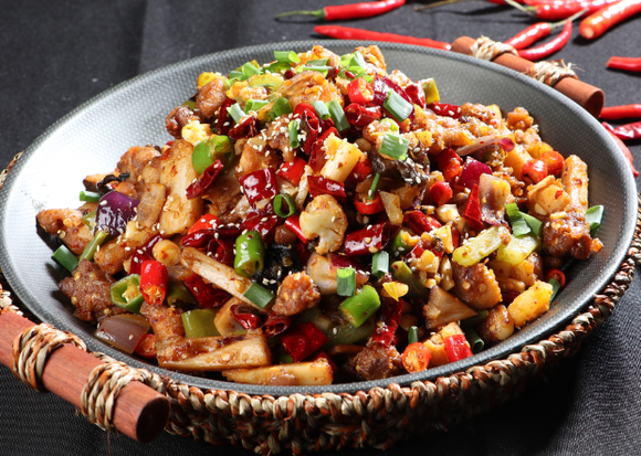 想學(xué)干鍋雞？哪里可以學(xué)到正宗技術(shù)？ 創(chuàng)業(yè)者必看，幫你選對(duì)培訓(xùn)機(jī)構(gòu)！