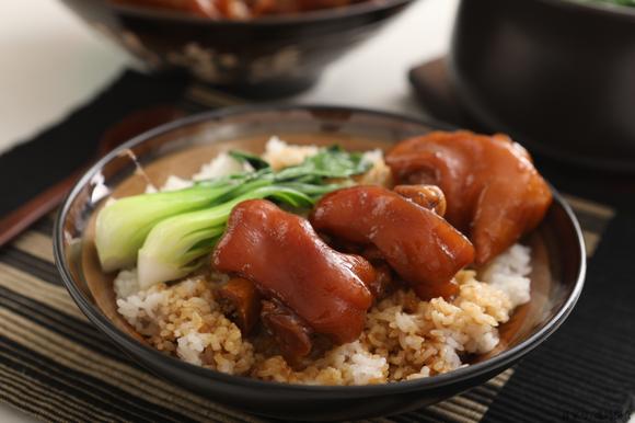 為什么創(chuàng)業(yè)選豬腳飯？低成本高利潤，手把手教你快速上手！(圖3)