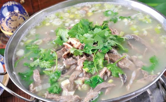 正宗羊肉湯難學(xué)嗎？培訓(xùn)機構(gòu)全覆蓋，創(chuàng)業(yè)無憂，快速開業(yè)！(圖2)