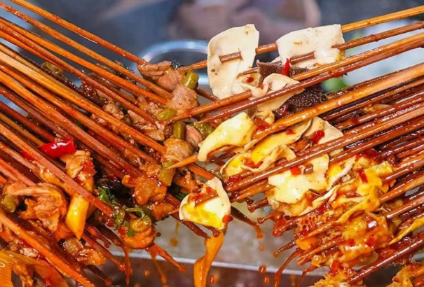 正宗串串香哪里培訓(xùn)？想開串串香店？找對正宗培訓(xùn)讓你輕松起步！(圖2)