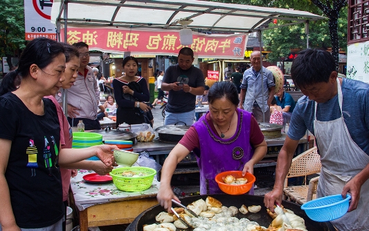 學(xué)校門(mén)口最火爆的早餐：小本創(chuàng)業(yè)的黃金機(jī)會(huì)