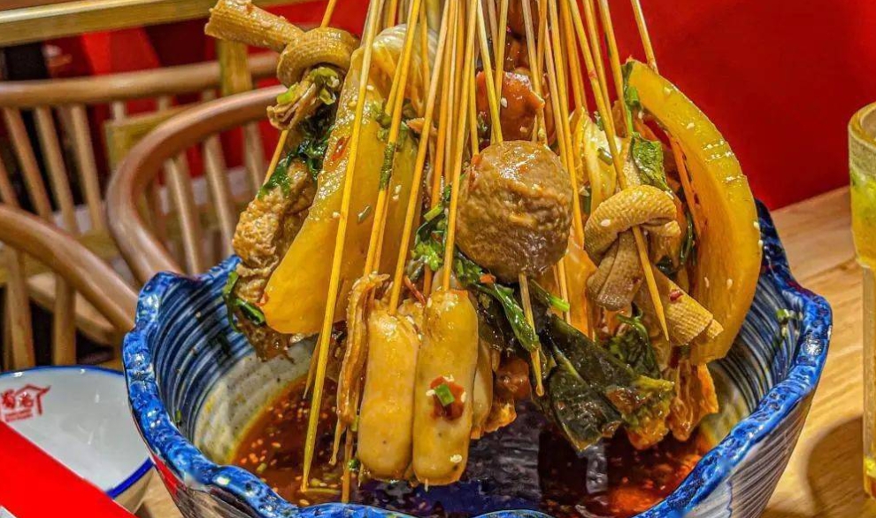 開夜市串串?dāng)偟某杀臼嵌嗌伲拷颐氐屯度雱?chuàng)業(yè)的真相(圖3)