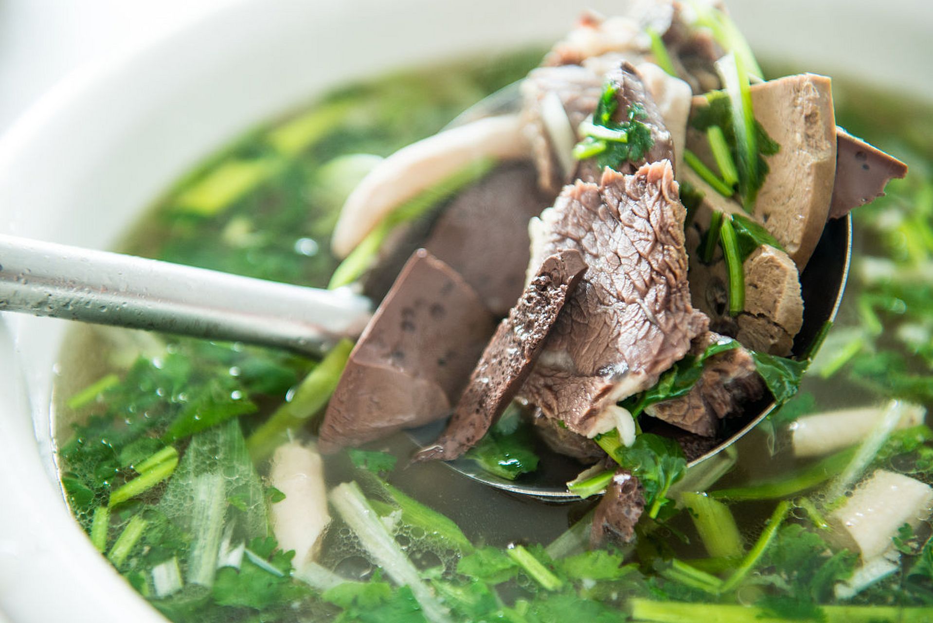 羊肉湯做法全揭秘，掌握核心技巧，品味濃郁鮮香(圖2)