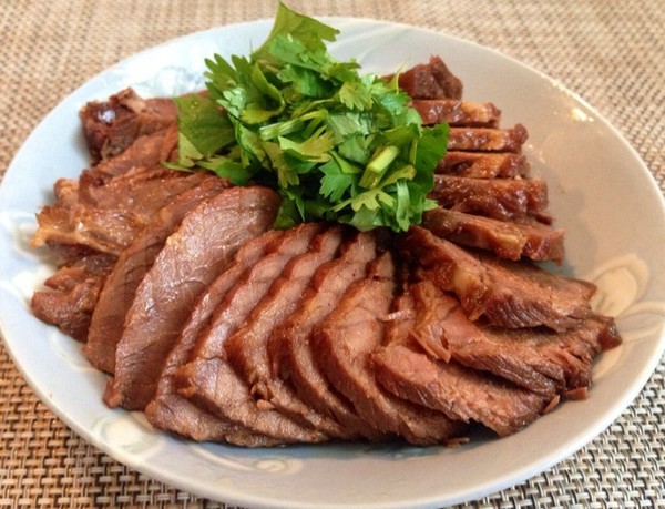 想學(xué)鹵菜技術(shù)？去哪里學(xué)正宗鹵菜配方，快速開啟美食事業(yè)