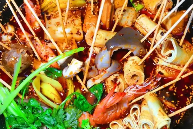 缽缽雞冷串串?dāng)[攤賺錢嗎？從選址到運(yùn)營(yíng)，助您輕松開啟盈利之路！(圖2)