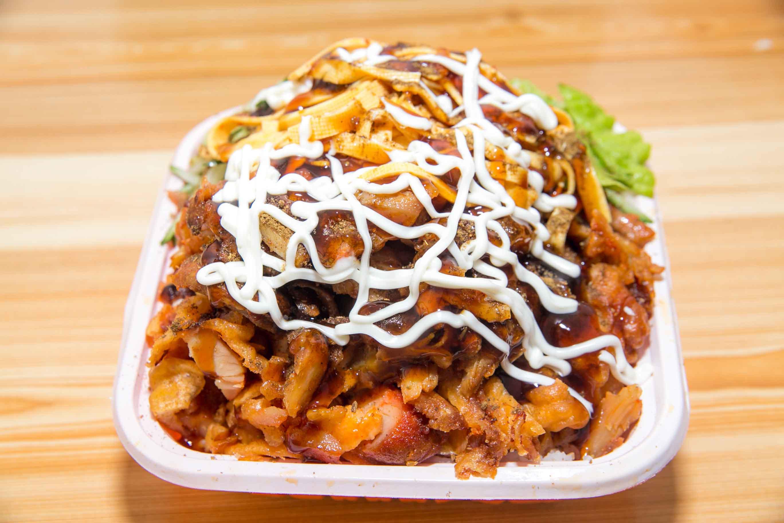 脆皮雞米飯培訓(xùn)多少錢？學(xué)會制作，開啟美味創(chuàng)業(yè)之路！(圖2)