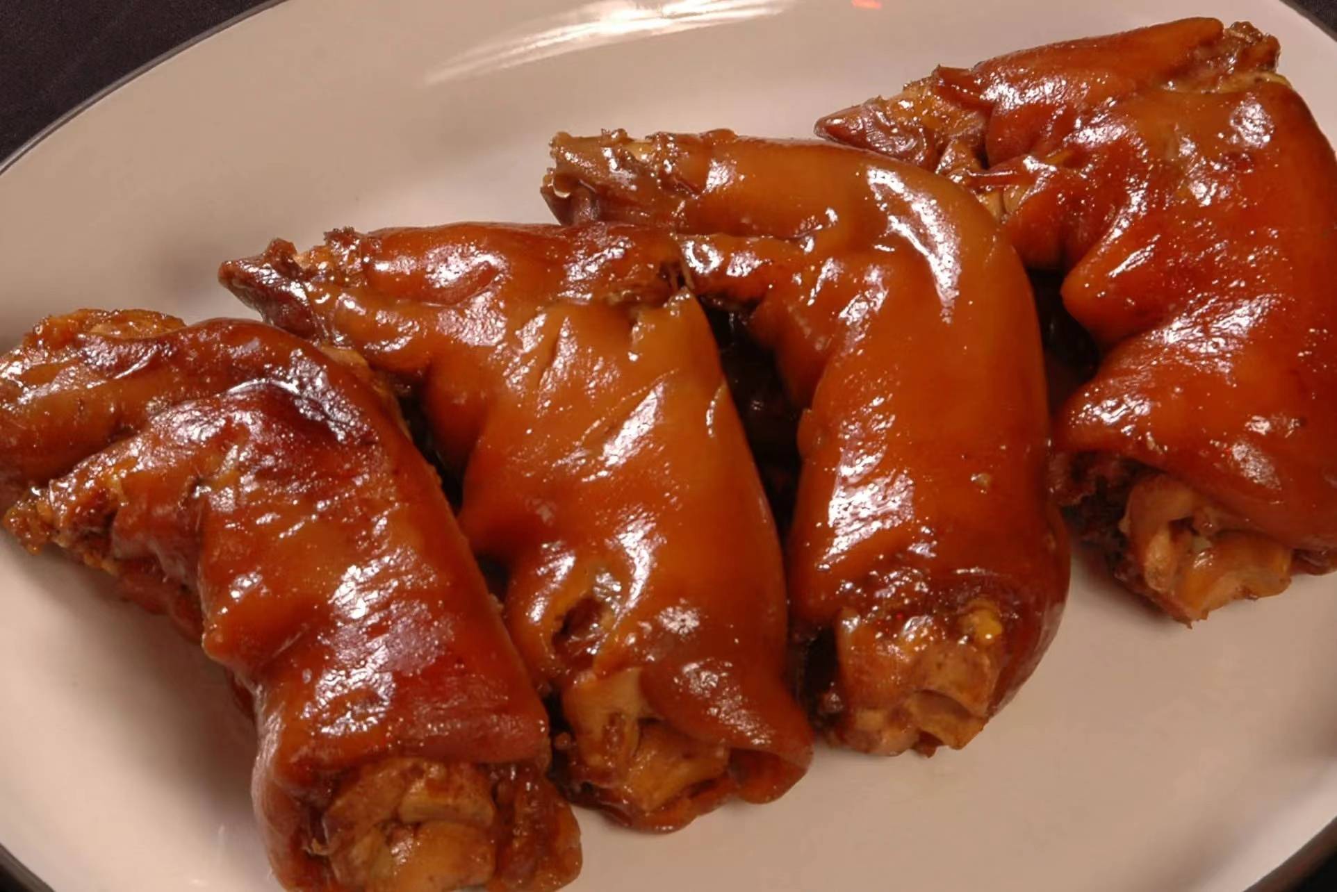 鹵菜培訓(xùn)一般多少學(xué)費(fèi)？揭秘學(xué)費(fèi)背后的價值，避免掉進(jìn)價格陷阱！(圖2)