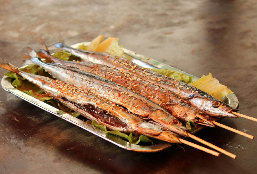 烤秋刀魚做法：如何烤出外焦里嫩的秋刀魚？(圖3)