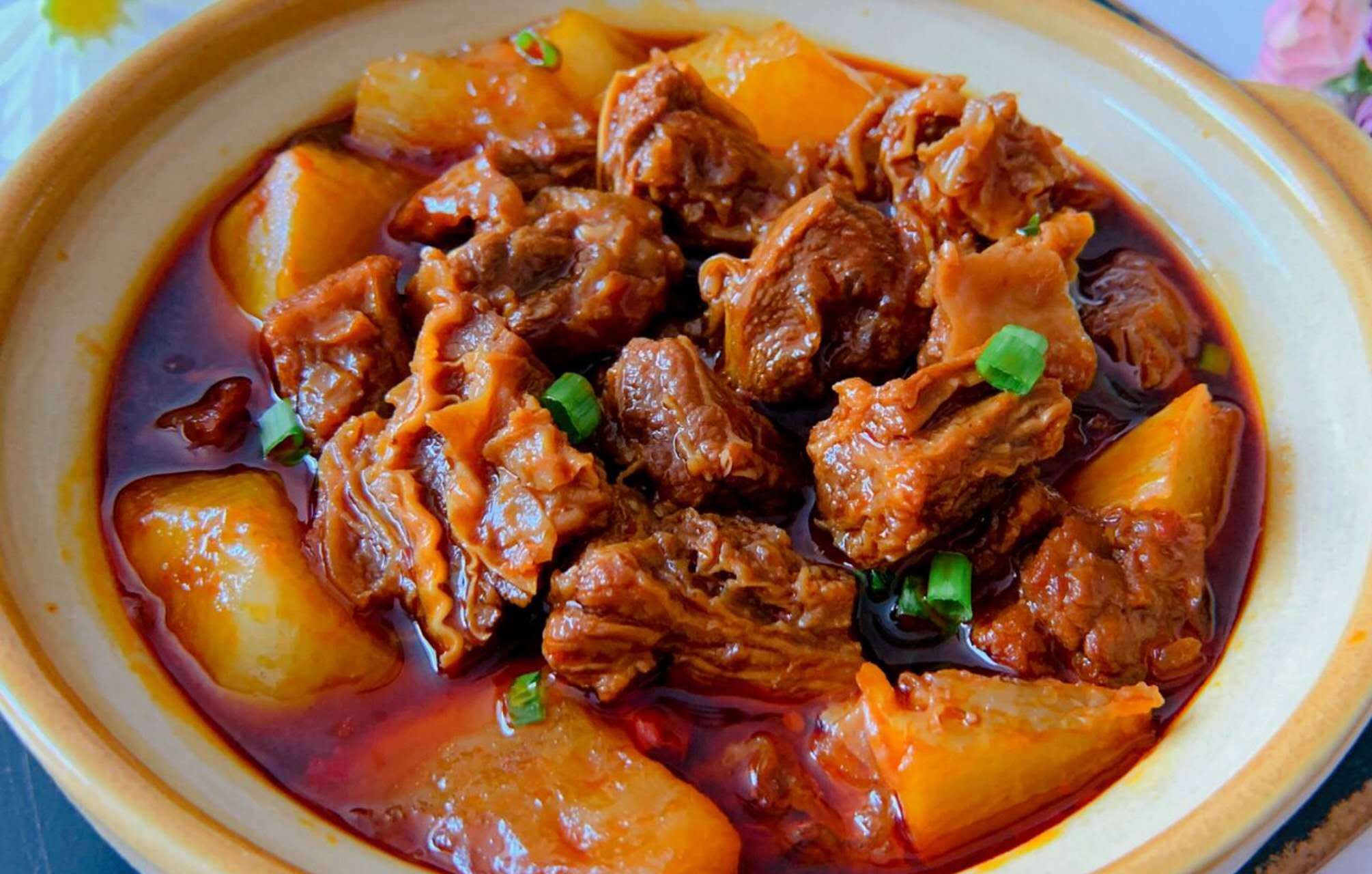 砂鍋菜哪里學(xué)最正宗？讓你快速掌握這道火爆美食！