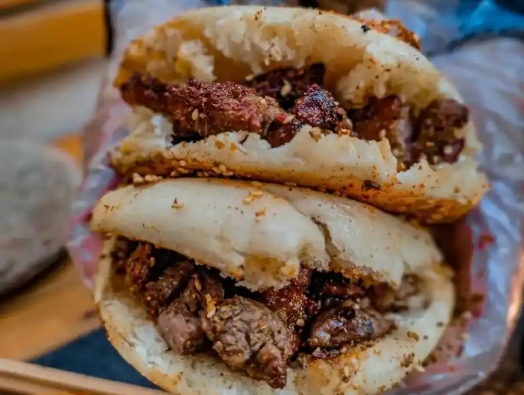 羊肉串夾餅是哪里的特色？答案你可能想不到！