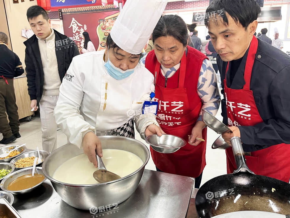 什么小吃最掙錢還好學(xué)？投入不大，操作簡(jiǎn)單，利潤(rùn)高！