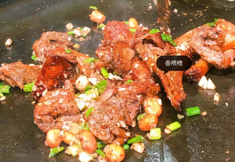 鐵板烤鴨哪里有培訓(xùn)的？學(xué)成回家擺攤，天天排隊(duì)!(圖2)