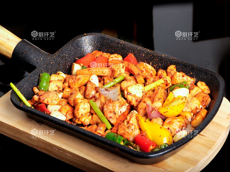 鐵板菜怎么做好吃？技巧全掌握，創(chuàng)業(yè)小白也能火爆開攤！(圖2)