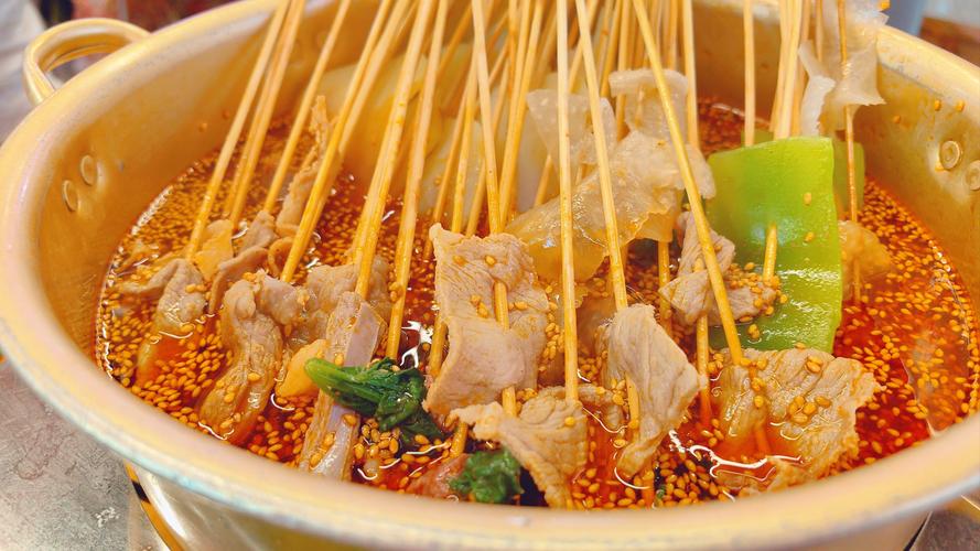 冷鍋串串和缽缽雞區(qū)別？味道像又不一樣，別再搞混啦！(圖3)