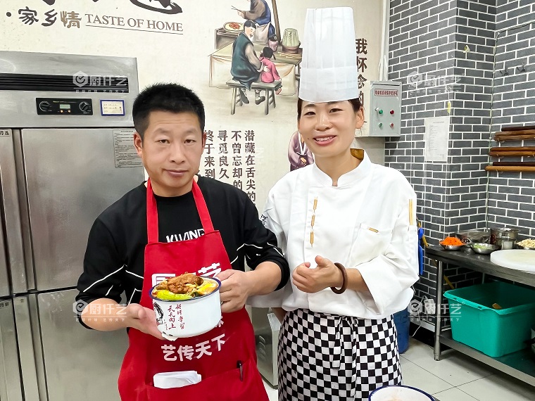 茶缸面商用做法你還不會(huì)？一碗面賺五倍，擺攤?cè)杖肭г皇菈簦?圖2)