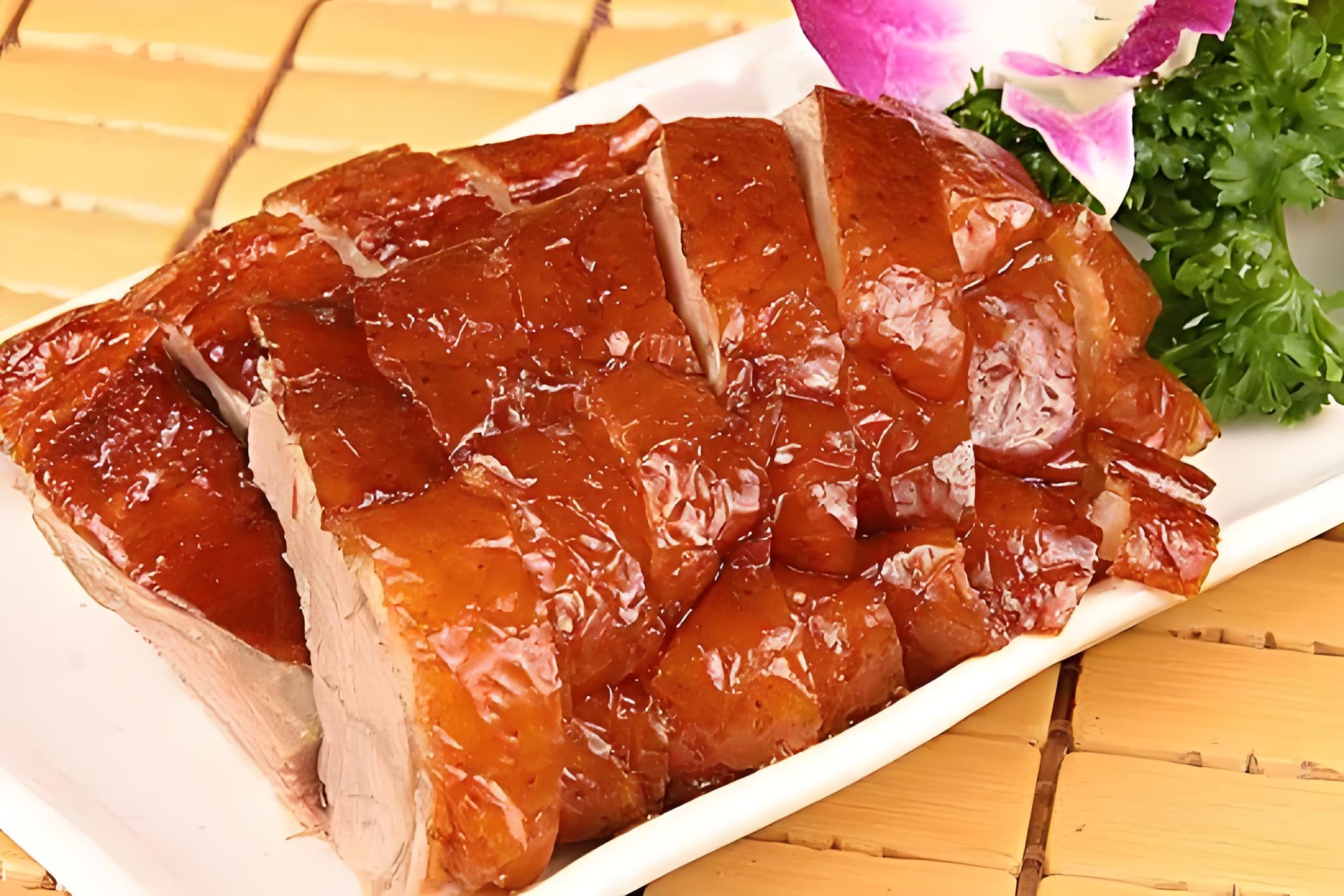 脆皮烤鴨培訓(xùn)學(xué)費(fèi)多少錢(qián)？脆皮烤鴨培訓(xùn)學(xué)費(fèi)公開(kāi)：全面解析學(xué)習(xí)成本與回報(bào)(圖2)